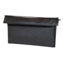 Sort RAW x RYOT Flat Pack opbevaringspung med præget RAW-logo og velcrolukning