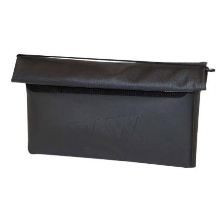 Sort RAW x RYOT Flat Pack opbevaringspung med præget RAW-logo og velcrolukning